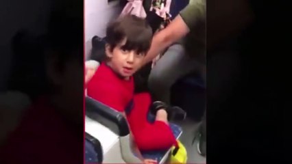 İstanbul tramvayda bir arap turist çocuğunun aşırı ses çıkarmasından rahatsız olan genç durumu