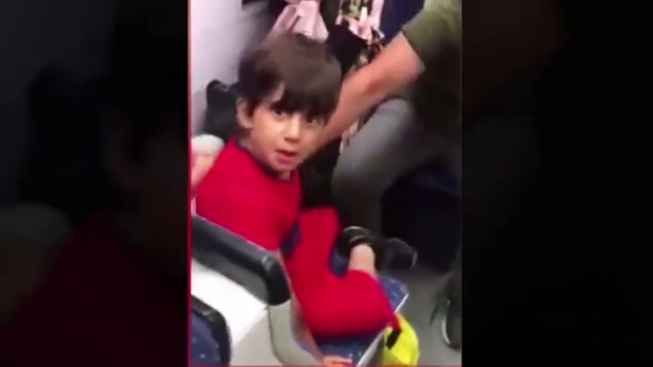 İstanbul tramvayda bir arap turist çocuğunun aşırı ses çıkarmasından rahatsız olan genç durumu