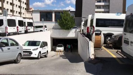 Zorla 10 milyon liralık senet imzalatılan iş adamı, bacaklarından vuruldu