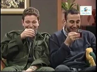 قصي خولي و ليث مفتي  مشهد مضحك مشربش الشاي اشرب ازوزة قلة ذوق وكثرة غلبة
