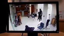 هذا اليوم :لحظة السطو على بنك مغربي بالعاصمة الموريتانية انواكشوطو اعتداء بالسلاح الابيض على شيخ مسن