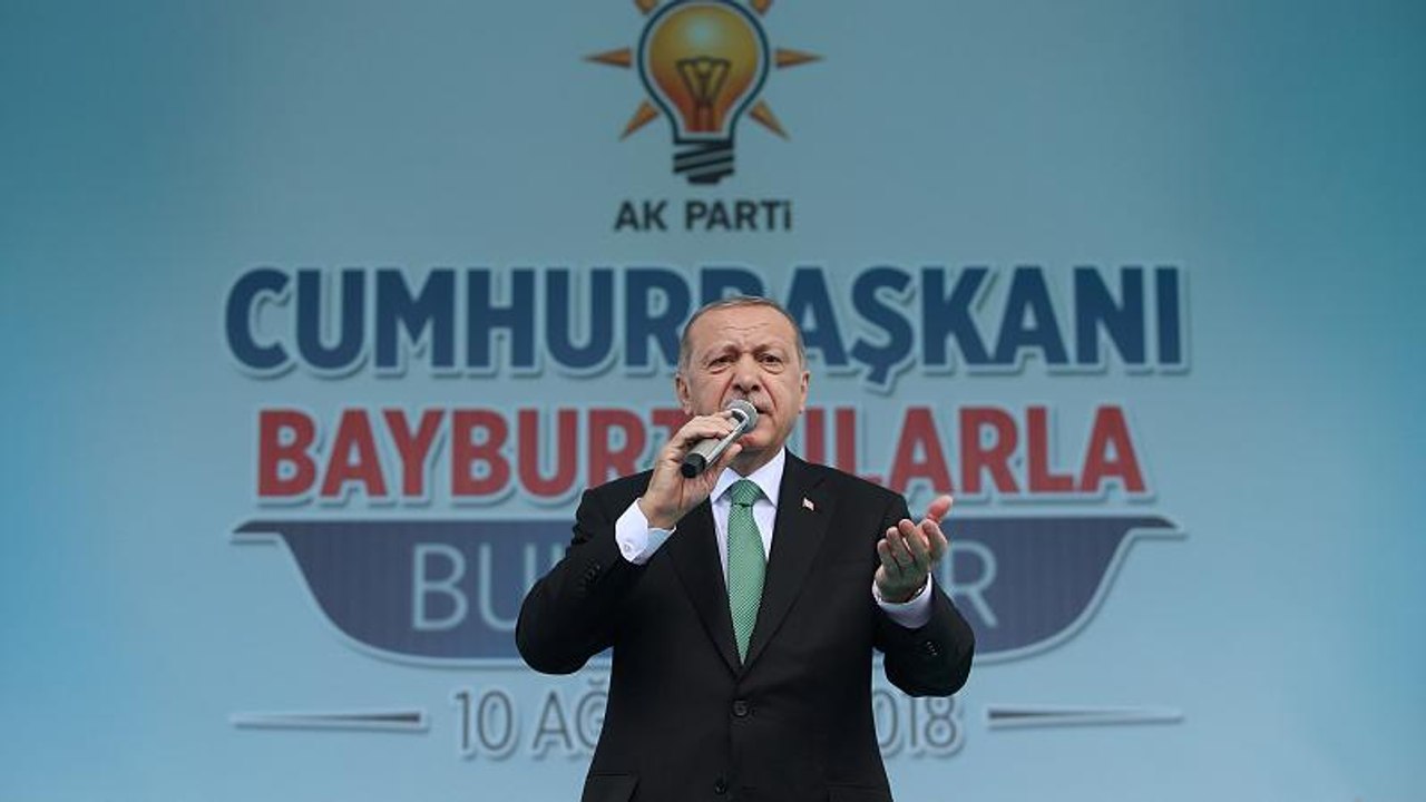 Erdogan spricht von 'Wirtschaftskrieg' des Westens