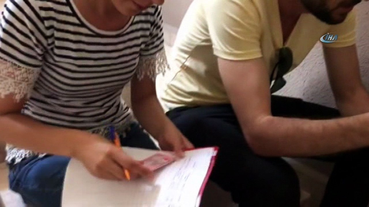 Telefon hırsızlarını kamera ele verdi