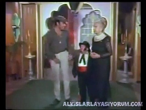 Turist Ömer Boga Güresçisi - Sadri Alışık (Komik Replikler)