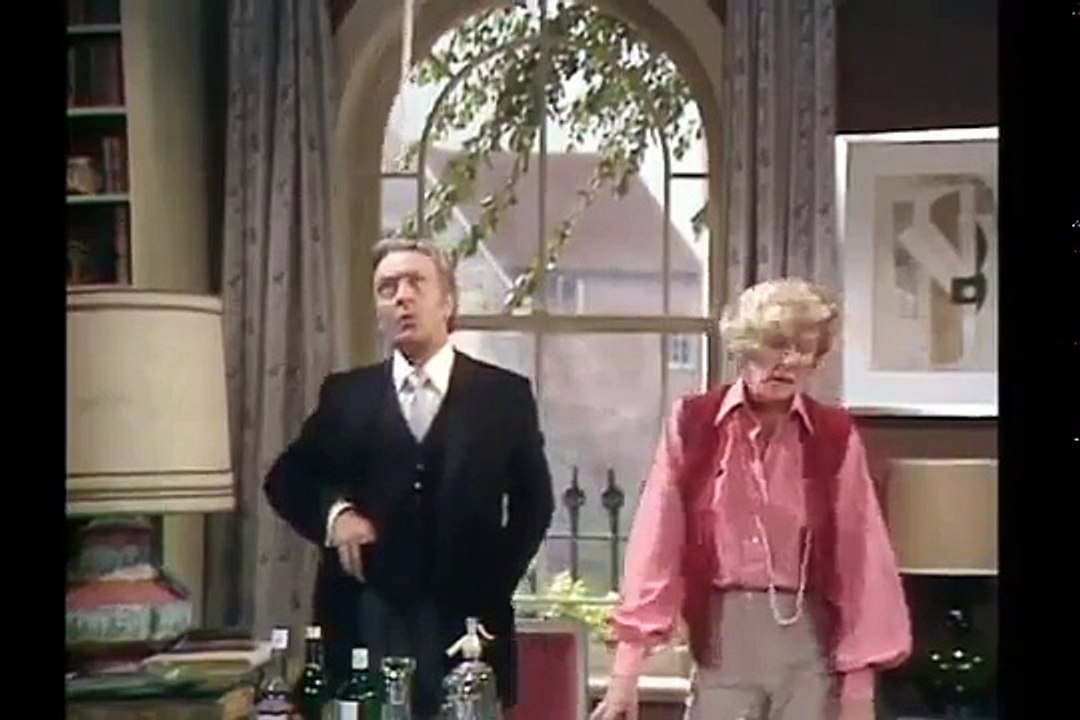 Two's Company (S1E1) The Bait - BRITISH COMEDY - Elaine Stritch