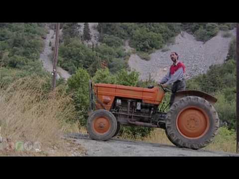 عادل يخبر المختار برؤيته سليم مع فتاه - مسلسل ضيعة ضايعة - الجزء الأول ـ الحلقة13 - العريس