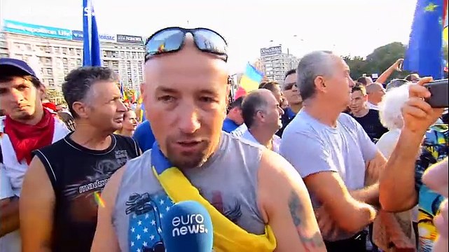 Miles de emigrantes rumanos protestan contra el Gobierno en Bucarest