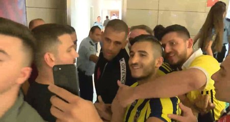 Fenerbahçe'nin Anlaşmaya Vardığı Islam Slimani İstanbul'a Geldi