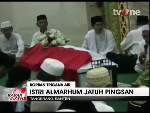 Jenazah Pilot Trigana Air Dimakamkan di TPU Kebon Nanas