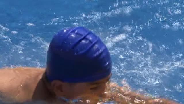 Küçükçekmece'de Portatif Havuzlarda Yaklaşık 50 Bin Çocuk Yüzme Öğrendi