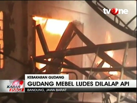 Gudang Mebel di Bandung Ludes Dilalap Api