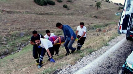 Kula’da can pazarı...İşçi servisi şarampole yuvarlandı: 2’si ağır 26 yaralı