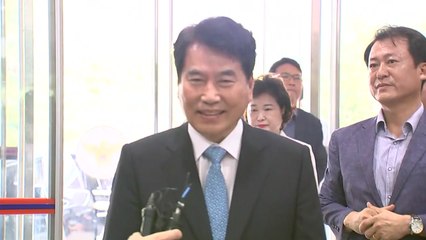 '선거법 위반' 백군기 용인시장 경찰 출석 / YTN