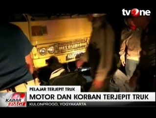 Seorang Pelajar Terjepit Di Kolong Truk Bersama Motornya