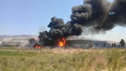 Plastik Fabrikası Alevlere Teslim Oldu