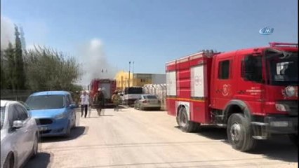 İzmir'deki Fabrika Alev Alev Yandı