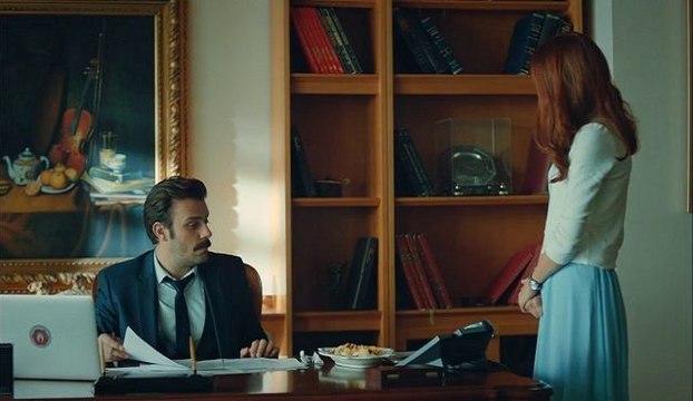 İstanbullu Gelin'in Fikreti Salih Bademci ve Eşi İmer Özgün, Evliliklerinin Birinci Yılında Dudak Dudağa Görüntülendi