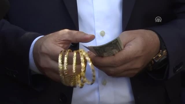 Ankaralılar Derneği Üyeleri Döviz ve Altınlarını Bozdurdu