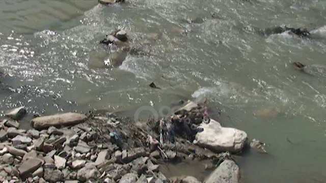 Ora News - Osumi “pushtohet” nga mbetjet