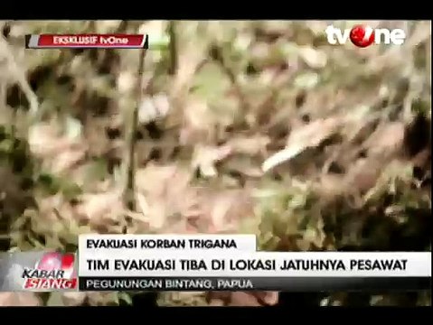 Detik-Detik Evakuasi Jenazah Korban Trigana Air oleh Tim SAR