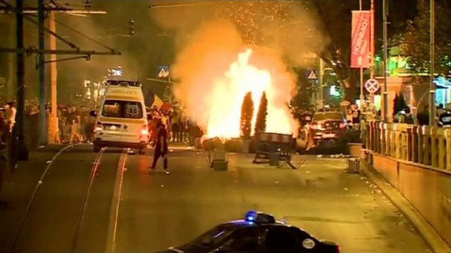 Romania: scontri e feriti nella protesta contro il governo