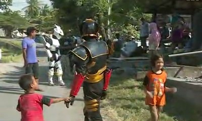 Pahlawan Super Hibur Anak Korban Gempa