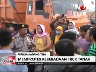 Polisi Bubarkan Unjuk Rasa Ibu-Ibu Dengan Tembakan