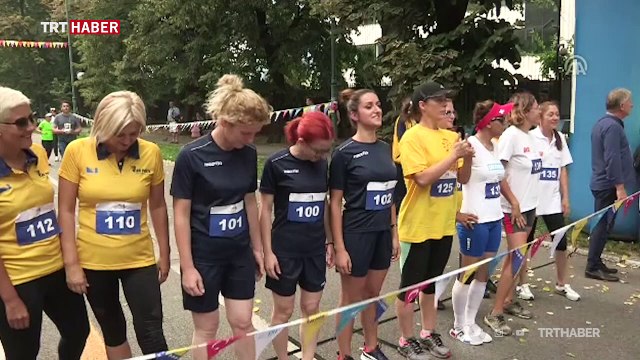 Bosna Hersek'te postacı yürüyüş yarışması düzenlendi