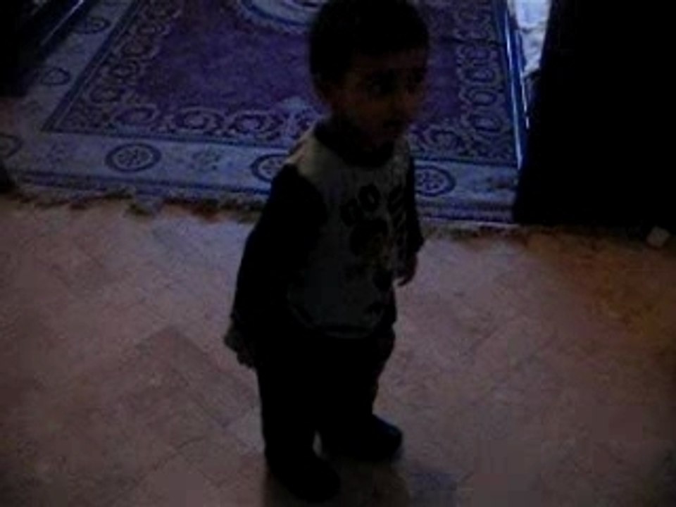 tit frere ki danse