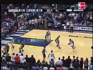 Rudy Gay hits the game-winning 3-pointer as time expires to