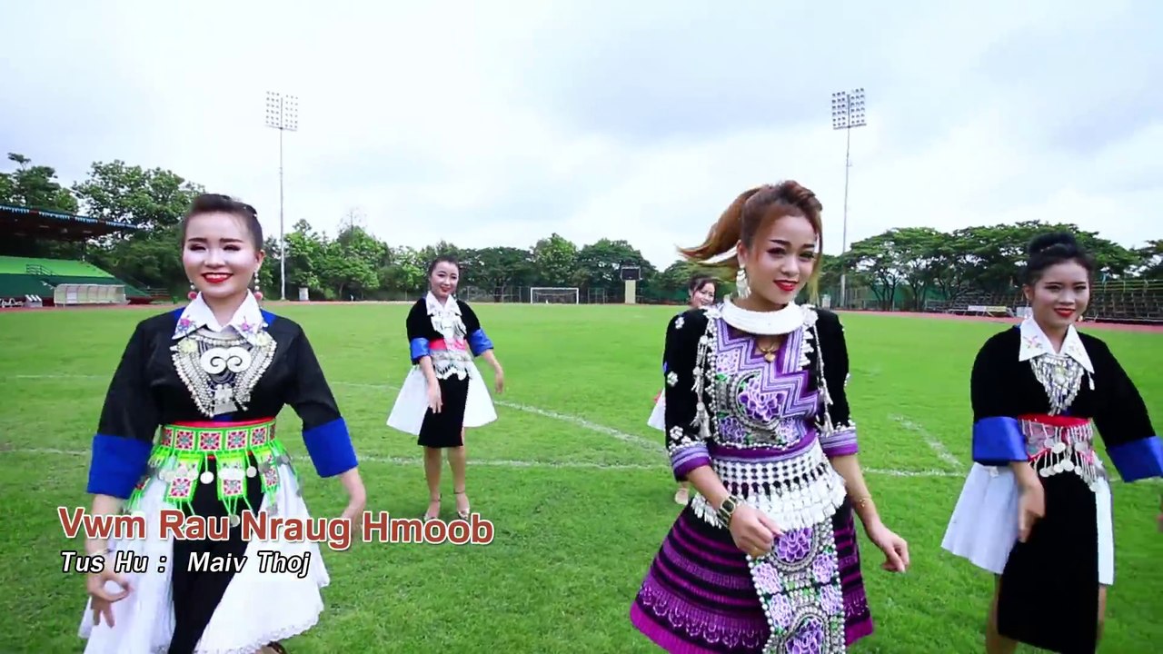 Vwm Rau Nraug Hmoob by Maiv Thoj