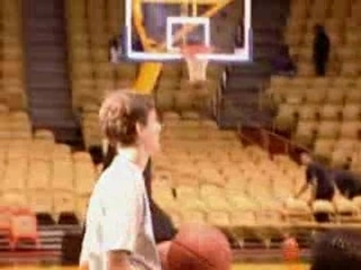 ⁣NBA - Lebron James - shot