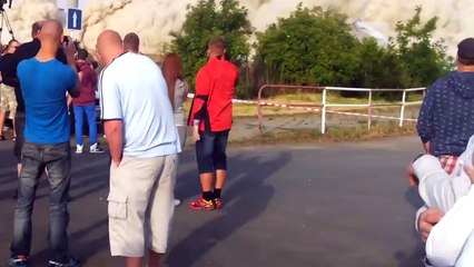 Démolition qui passe tout pret du drame... Chanceux