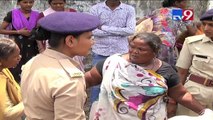 Ahmedabad: Woman opposes AMC's demolition drive, refuses to leave illegal roadside slum