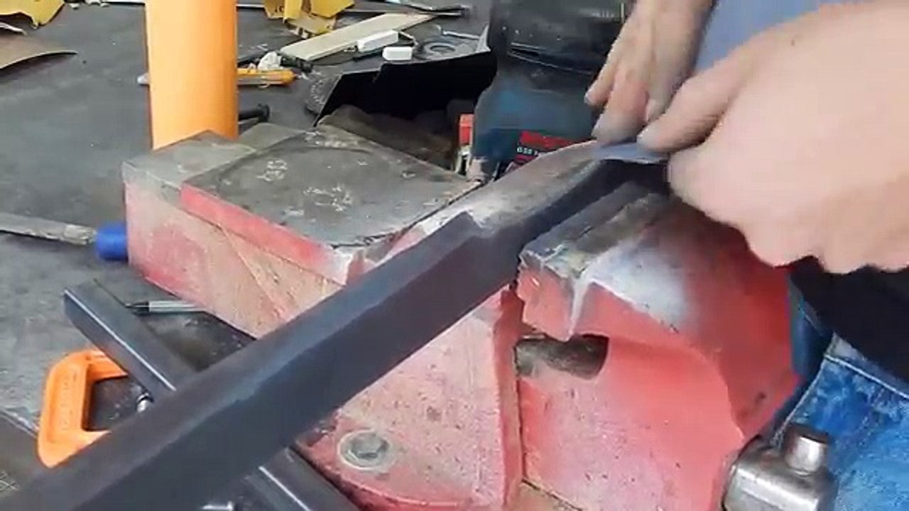 Making an Uruk Hai Inspired Machete --UDIYO-- - YouTube