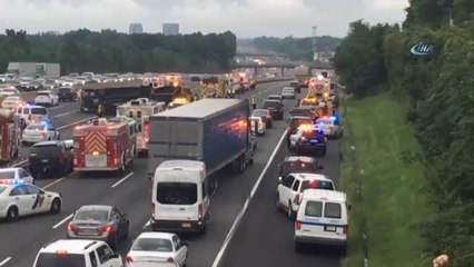 ABD'de Okul Otobüsü Devrildi: 20 Çocuk Yaralı