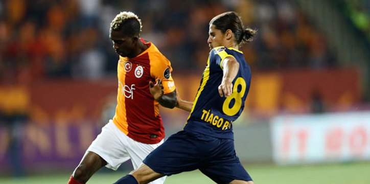 Galatasaray Teknik Direktörü Fatih Terim'den, Eren Derdiyok ve Onyekuru'ya Geçer Not Verdi