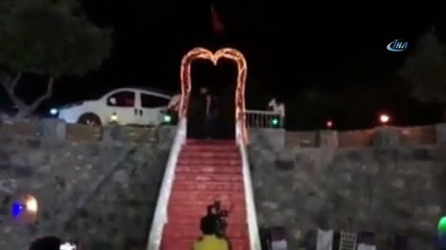 Talihsiz gelin ve damattan geriye bu görüntüler kaldı... Düğün dönüşü meydana gelen kazada gelin hayatını kaybetti