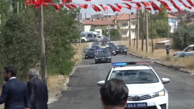 Binali Yıldırım'dan Bebeğiyle Şehit Olan Annenin Ailesine Ziyaret