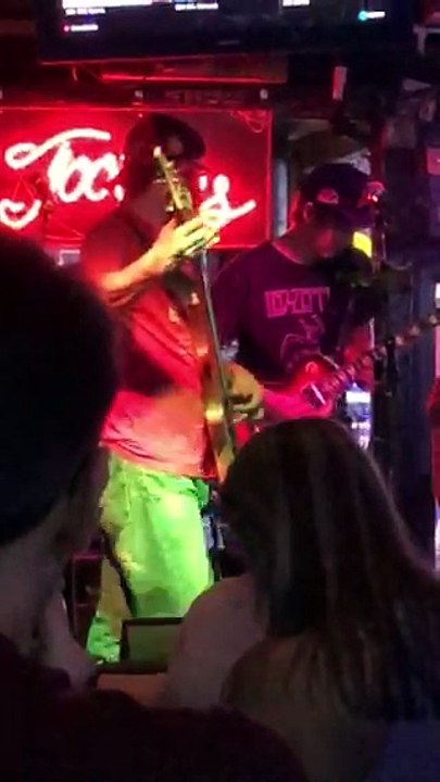 bar8