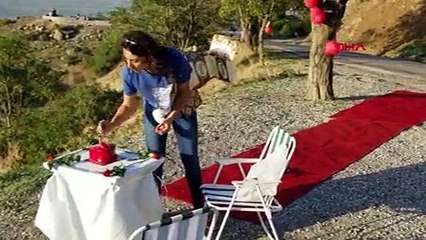 Manisa'da bir adam 1110 metre rakımındaki seyir tepesinde drone ile evlenme teklif etti