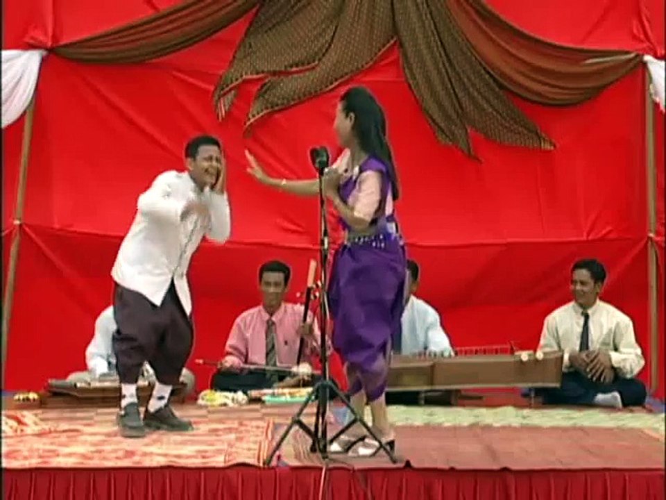 រឿងកំប្លែង អាយ៉ៃចូលឆ្នាំខ្មែរ ២០០៣ Ayai Khmer 2003 Part6