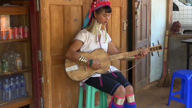 Женщины-жирафы из Мьянмы