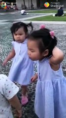 İki kadın bir olunda erkek kaçar