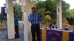 Señor Romeo Heije ta deleitá tur presente ku un kansion durante rueda di prensa di Curaçao Lions ClubCed Ride