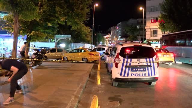 Fatih'te Polis, Tartışığı Kişiler Tarafından Silahla Yaralandı