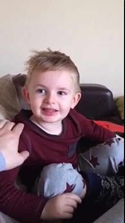 3 year old kid names the Tottenham Hotspur players on hearing their shirt numbers.