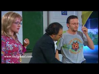 طالب يطرد المعلمة والمدير موافق