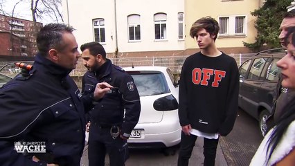 Durch Fahrprüfung gefallen: Fahrschüler rächt sich an Fahrlehrerin | Die Ruhrpottwache | SAT.1 TV