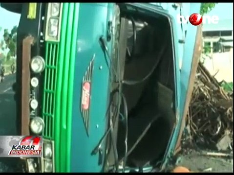 Tabrakan 2 Truk dan Satu Mobil Tewaskan Seorang Balita